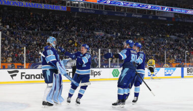 Lightning rally from 4 down for 1st time in history, defeat Bruins in shootout in Stadium Series