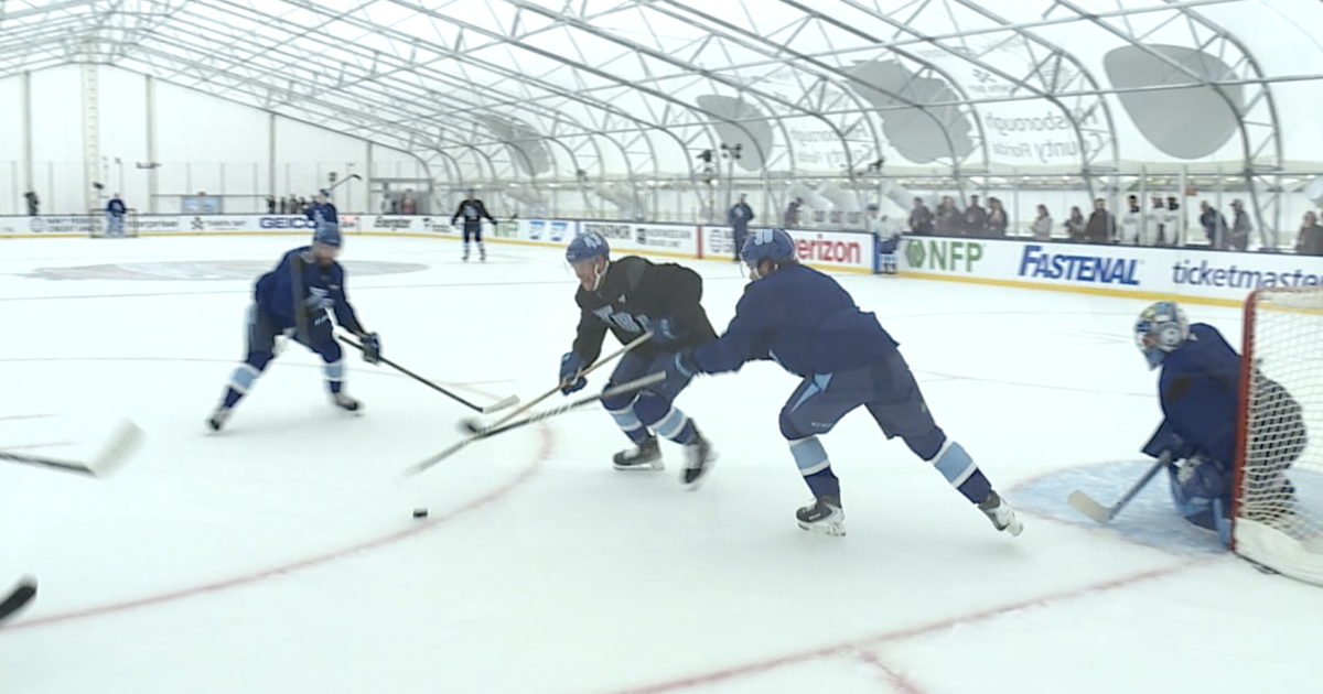 Lightning skate at Raymond James Stadium for the first time