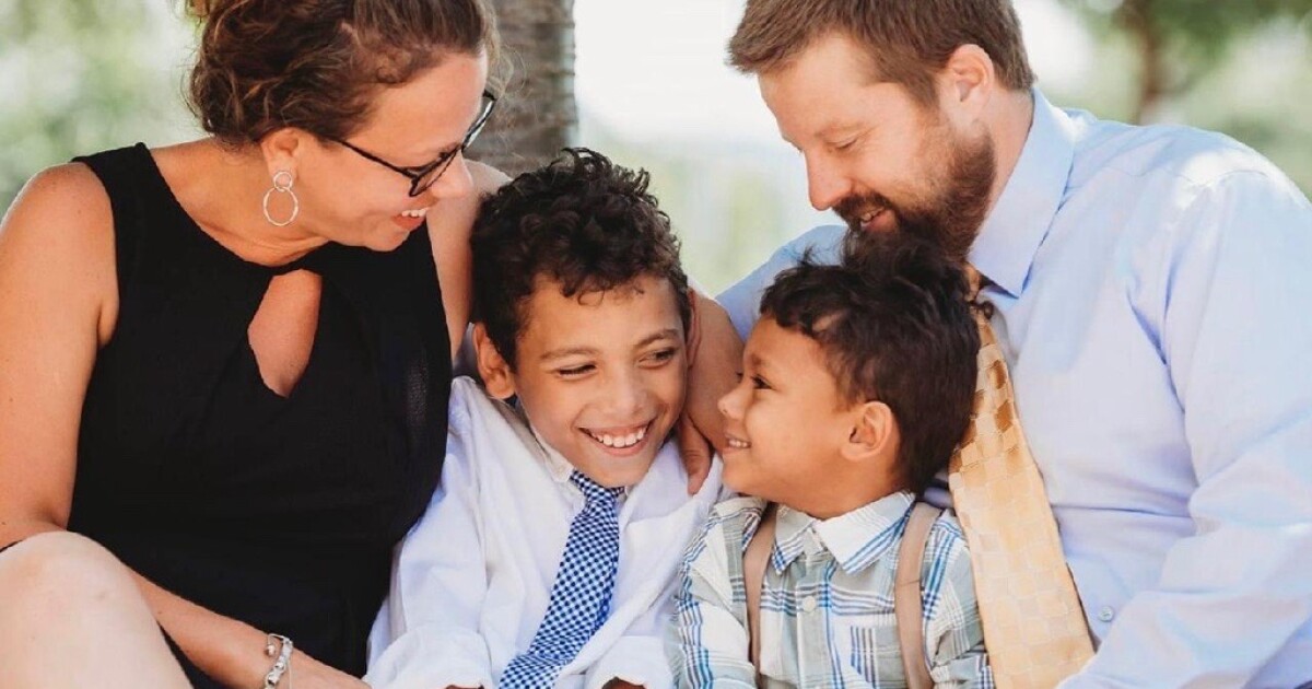 Strong marks 25 years of heart transplants. A hockey dad recounts how he became an early patient