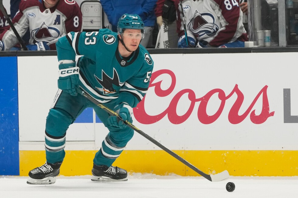 Jeff Skinner clears waivers after San Jose Sharks waive him