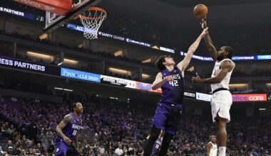 Kawhi Leonard scores 31 points during Clippers' win over Kings