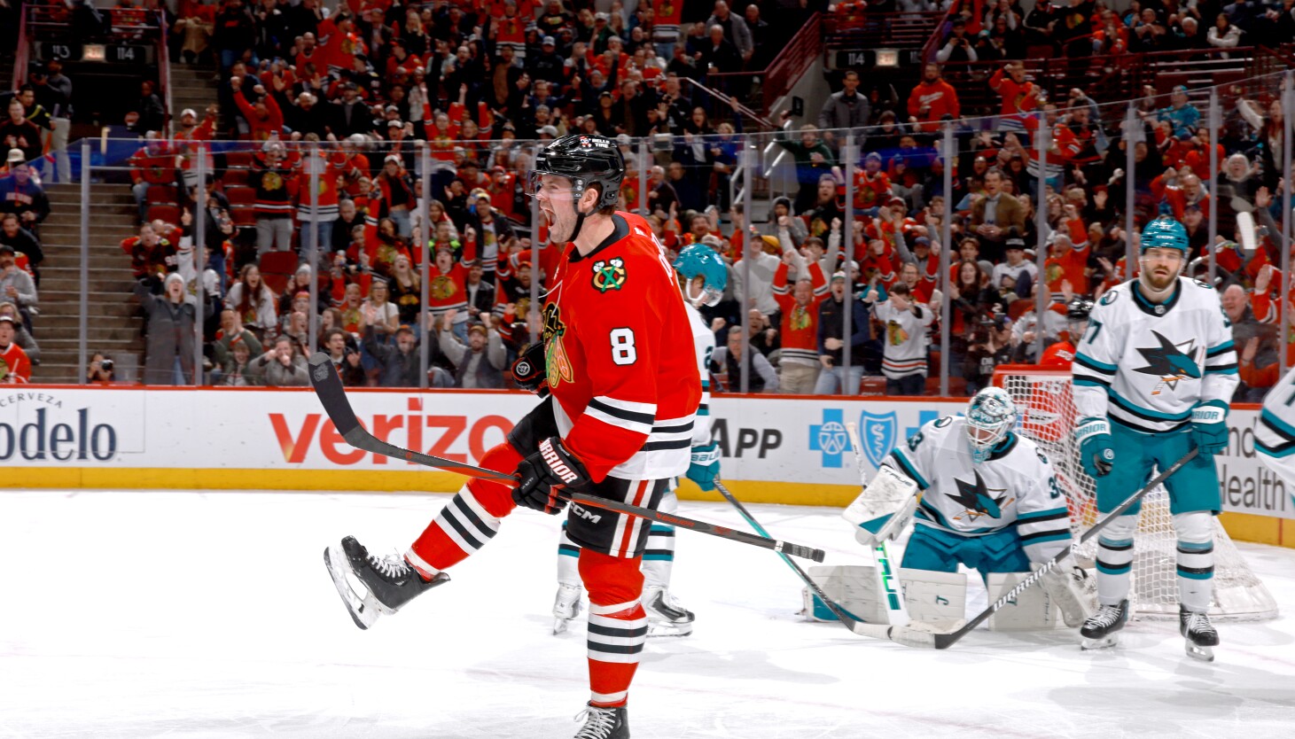 Ryan Donato's long-awaited offensive eruption pushes Blackhawks past Sharks