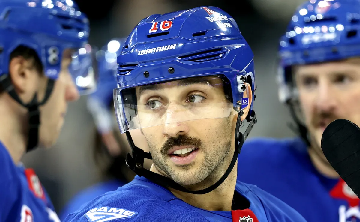 NY Rangers reportedly face trade threat from rival NY Islanders over Artemi Panarin former teammate