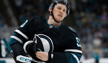 Jeff Skinner clears waivers | theScore.com