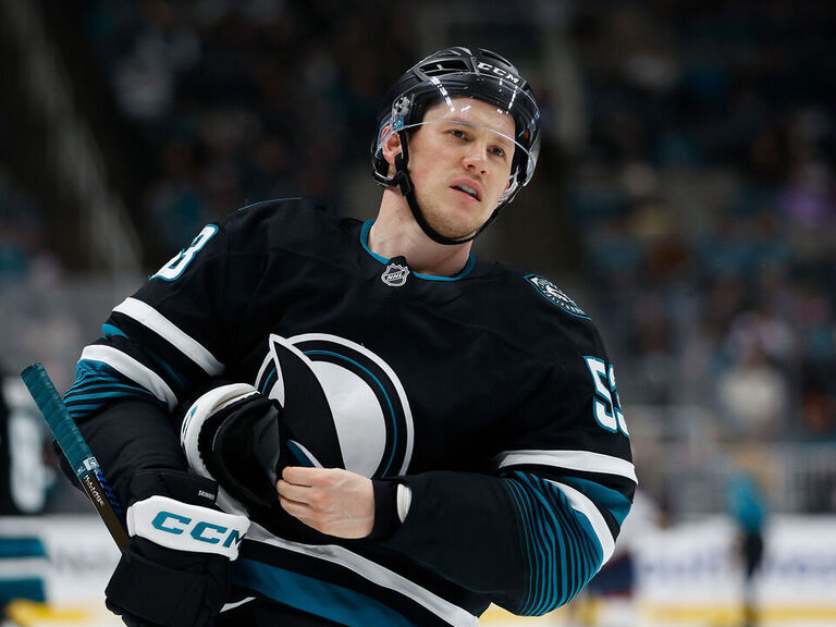 Jeff Skinner clears waivers | theScore.com