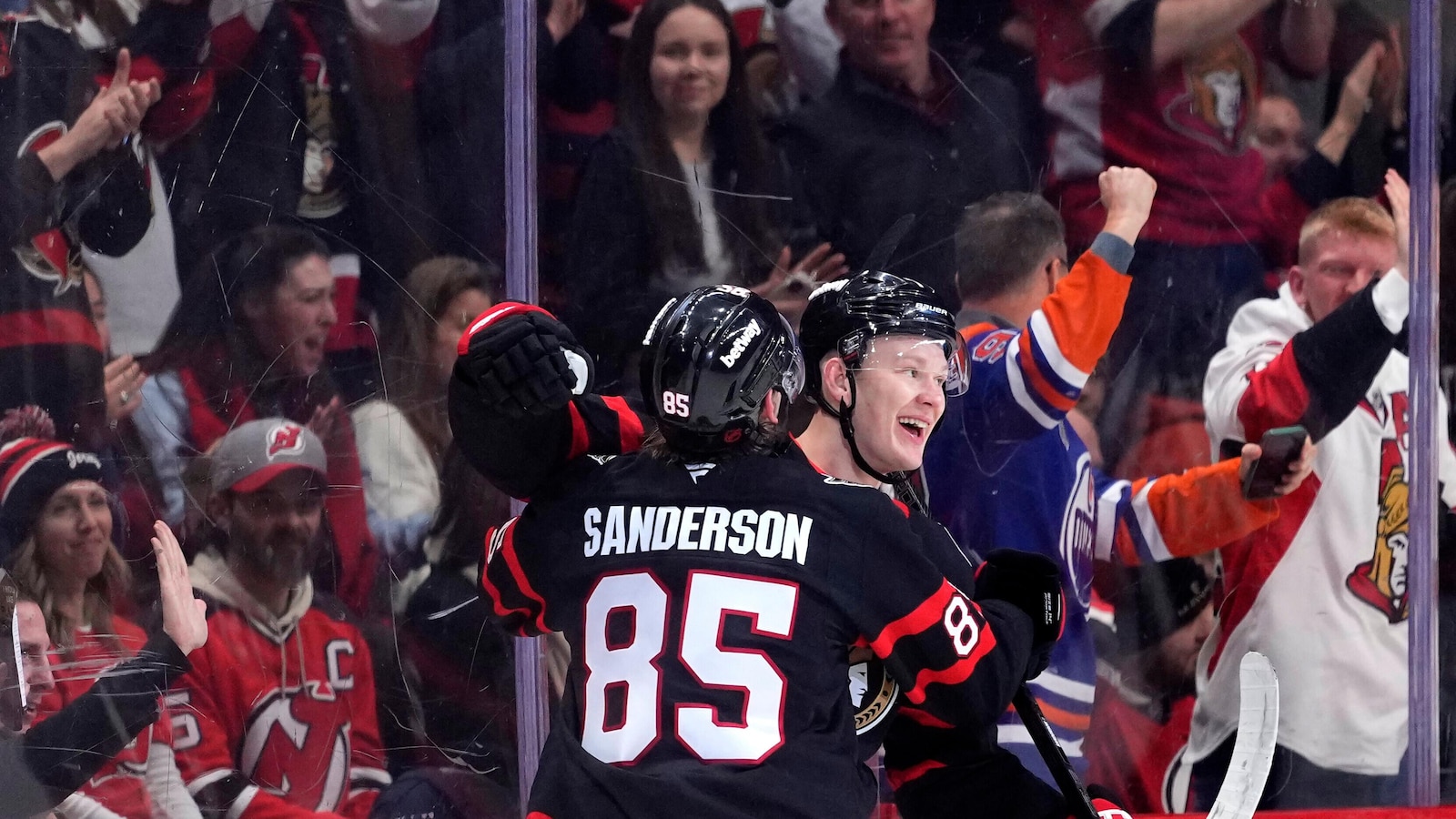 Ullmark wins in return from leave of absence, Senators beat Devils 4-1