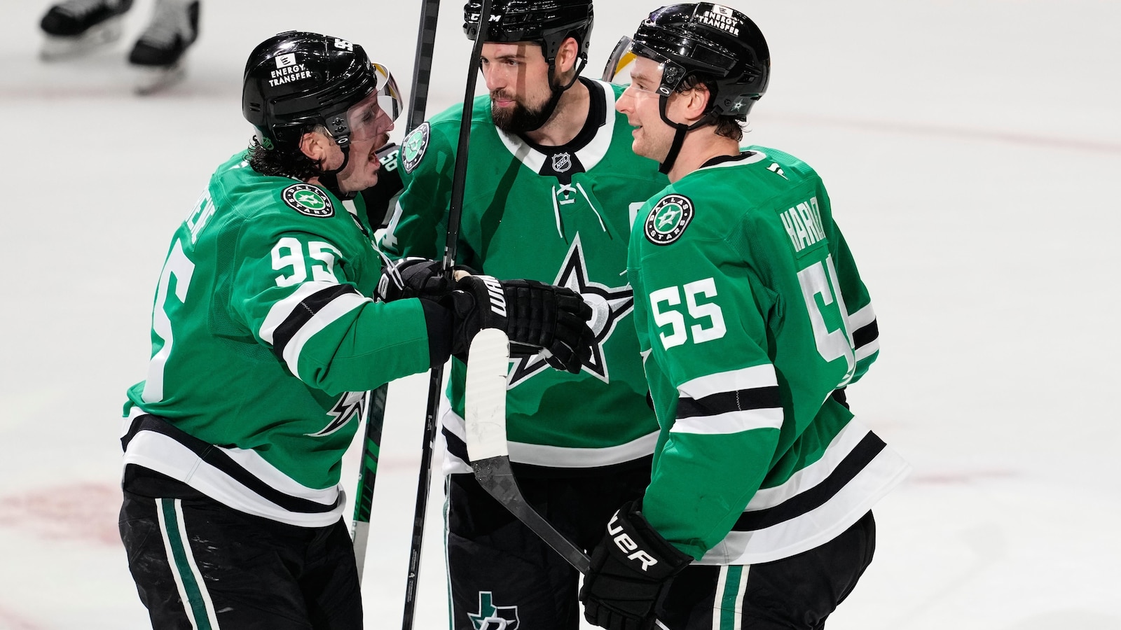 Robertson gets 200th goal, Benn scores 2 and Stars top Blues 5-4 for 6th straight win