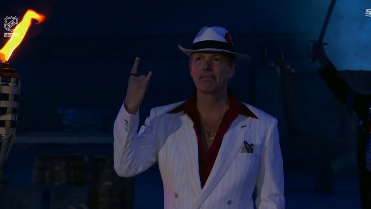 Cooper plays into Cuban theme with outfit at 2026 Stadium Series