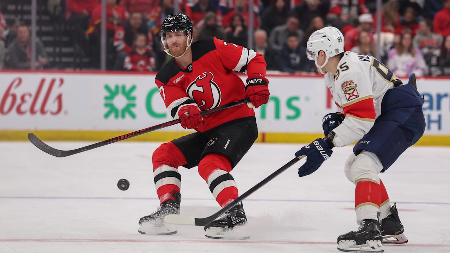 New Jersey Devils defenseman Dougie Hamilton (7): Ed Mulholland-Imagn Images