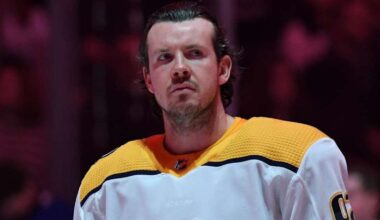 Former Predators Center Announces Retirement