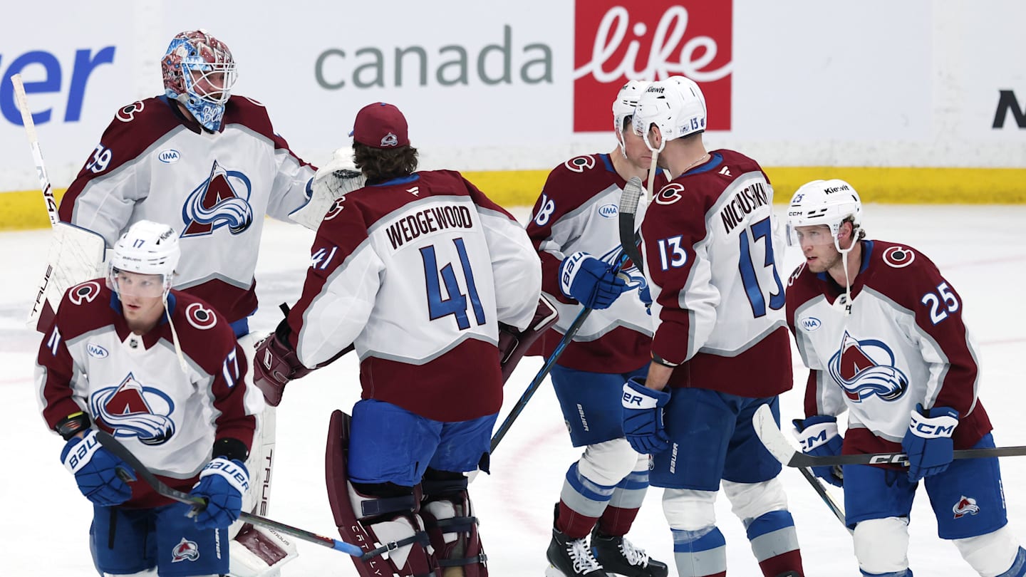 Mar 26, 2026; Winnipeg, Manitoba, CAN; Colorado Avalanche celebrate their victory over the Winnipeg Jets at Canada Life Centre. Mandatory Credit: James Carey Lauder-Imagn Images
