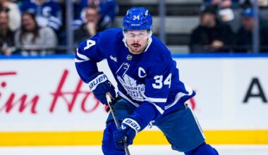 Auston Matthews gets standing ovation from Toronto fans after gold medal win