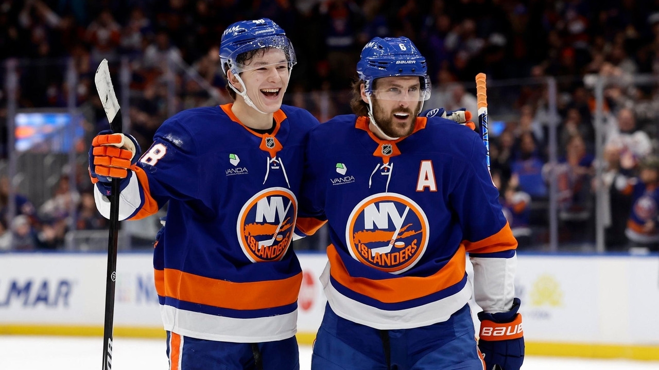 Islanders rally again, win fifth straight on Anders Lee's goal with 30.9 seconds left