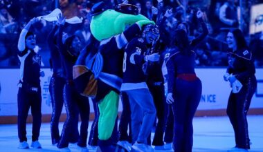 Ohio University student makes shot to win $10,000 at Columbus Blue Jackets game