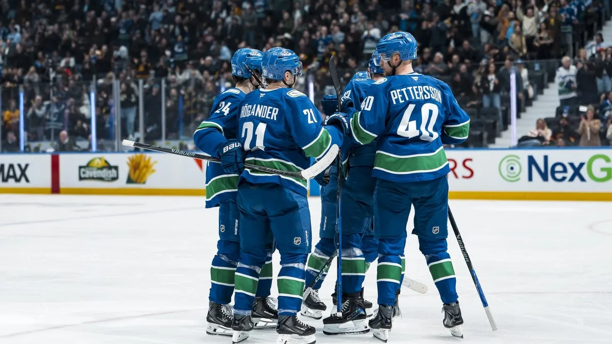 Chicago Blackhawks vs. Vancouver Canucks odds, tips and betting trends