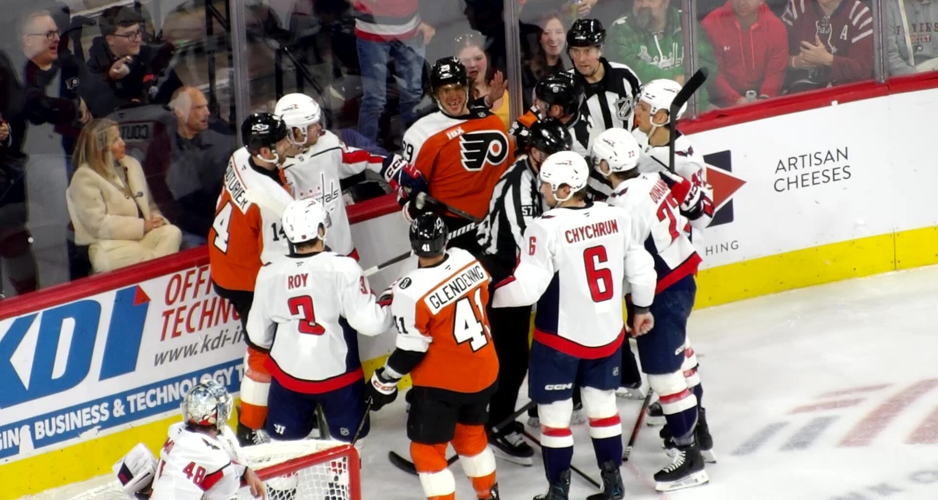 Flyers start back-to-back in winning fashion, cap off Capitals 4-1 ► FLYERS NITTY GRITTY