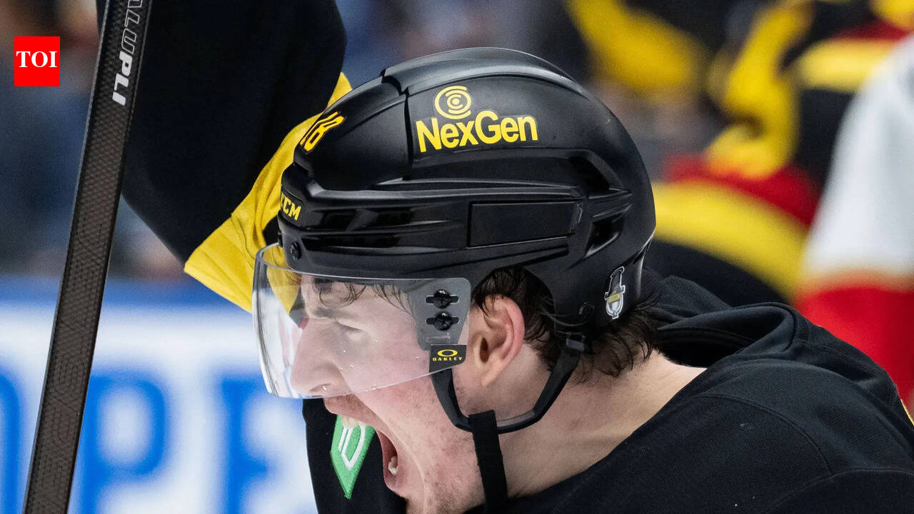 Elias Pettersson Reaches 200th NHL Goal Milestone In Vancouver Canucks Win Over Florida Panthers | NHL News