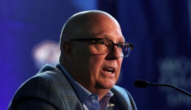 Minnesota AD Coyle announces decision to part ways with men's hockey coach Bob Motzko