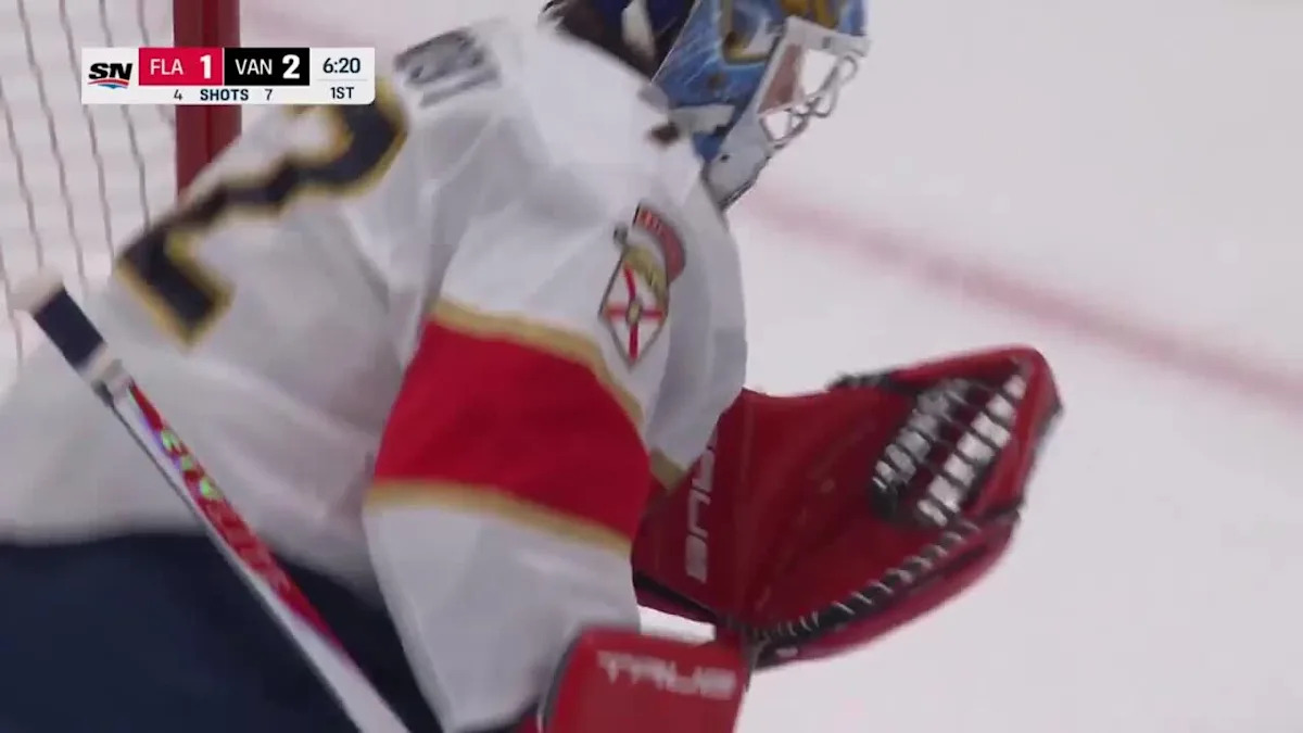 Elias Pettersson with a Powerplay Goal vs. Florida Panthers