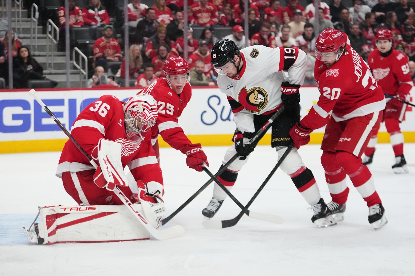 Carter Yakemchuk scores in NHL debut as streaking Senators top Red Wings