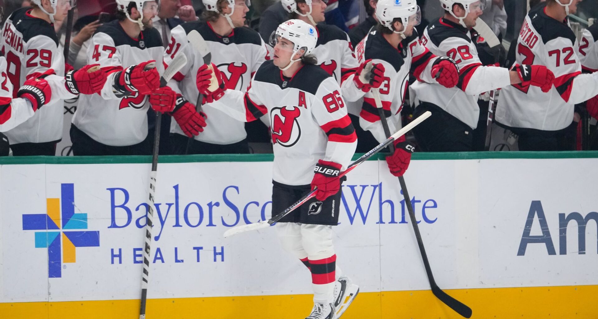 Jack Hughes scores twice in a 4-goal 1st for Devils as Stars lose 2nd straight in regulation