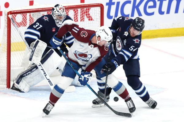 Avs edge Jets as NHL goals leader Nathan MacKinon nets pair