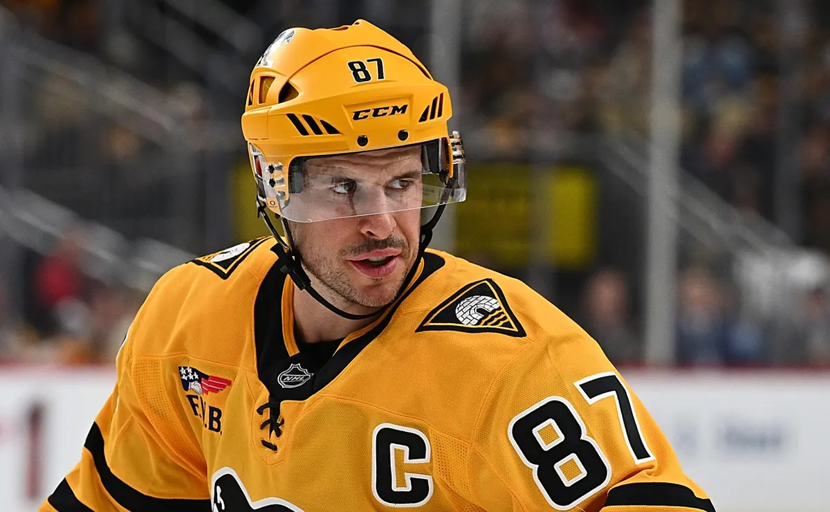 Sidney Crosby could miss crucial stretch ahead of 2026 NHL playoffs with Penguins after injury vs Senators