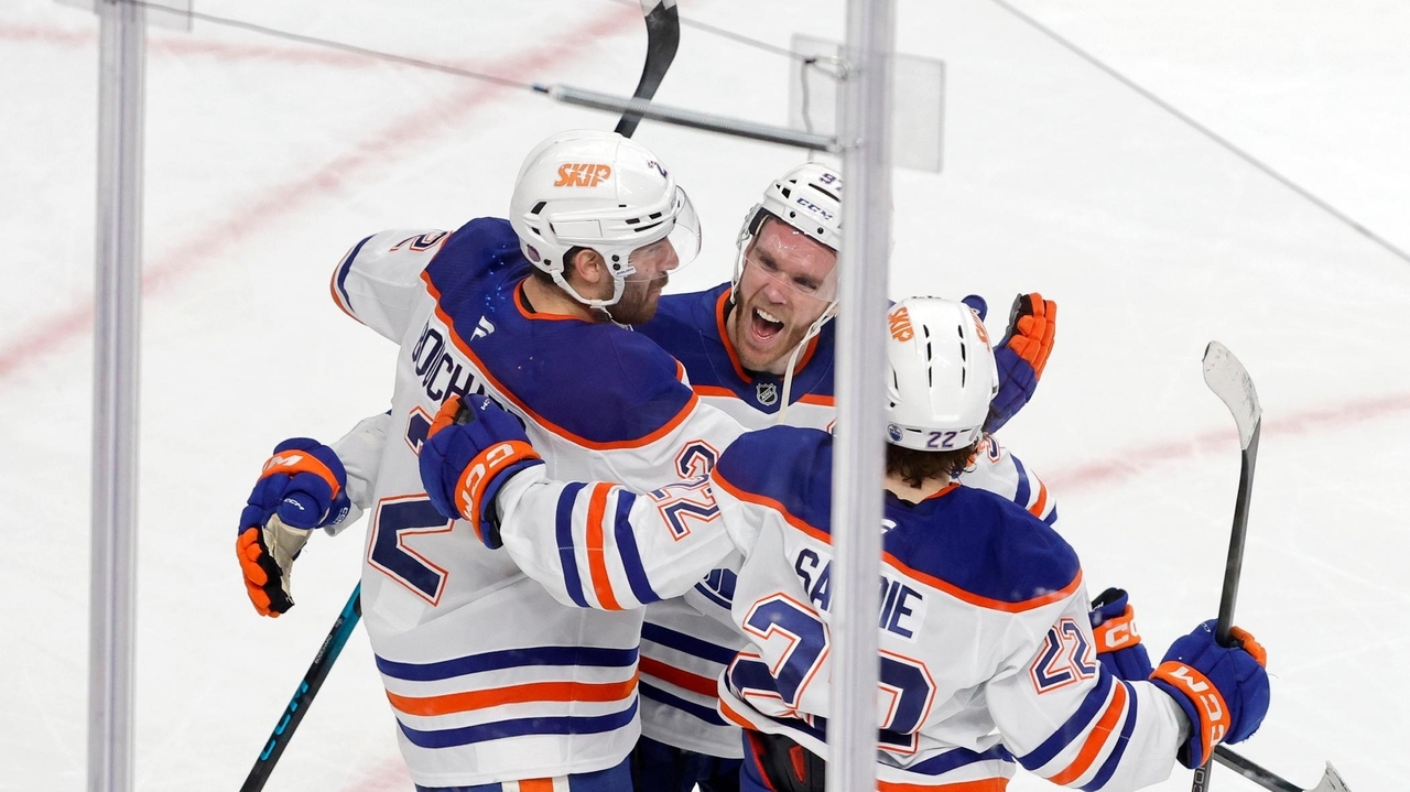 Oilers and Golden Knights heading opposite directions after playoff-like atmosphere