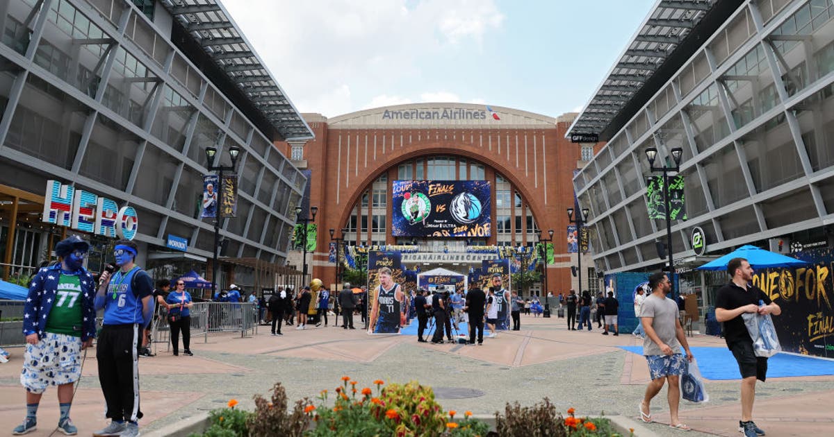 City of Dallas, Mavericks had discussions about new arena at City Hall site "over a year ago"