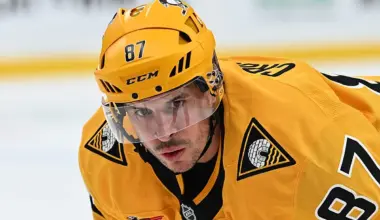 Sidney Crosby could reach NHL historic mark if he plays today for Penguins vs Stars