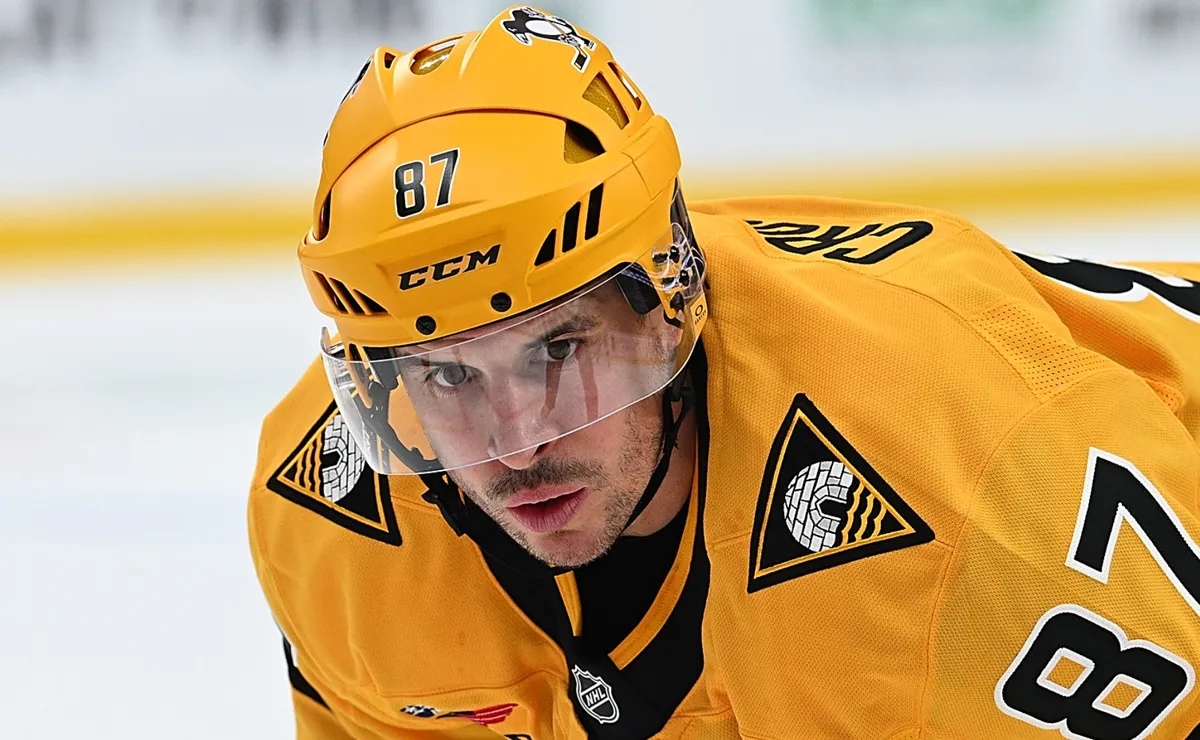 Sidney Crosby could reach NHL historic mark if he plays today for Penguins vs Stars