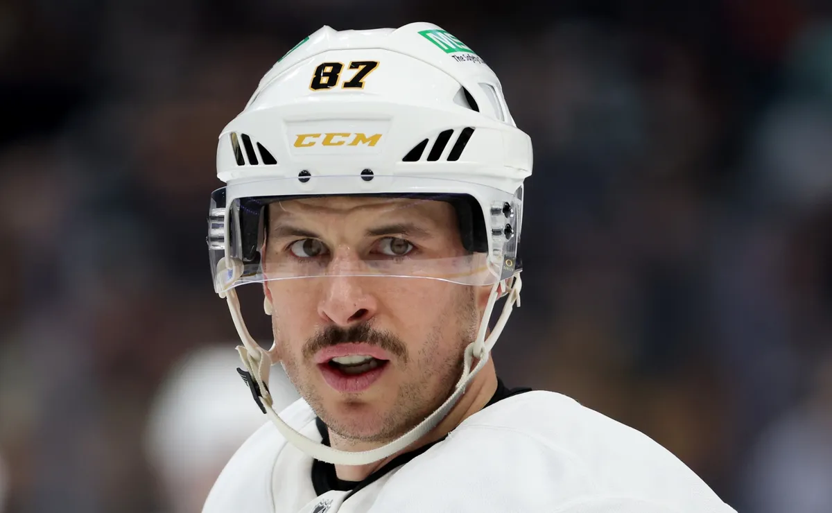 Sidney Crosby might get NHL milestones if he is available for Penguins vs Stars after injury