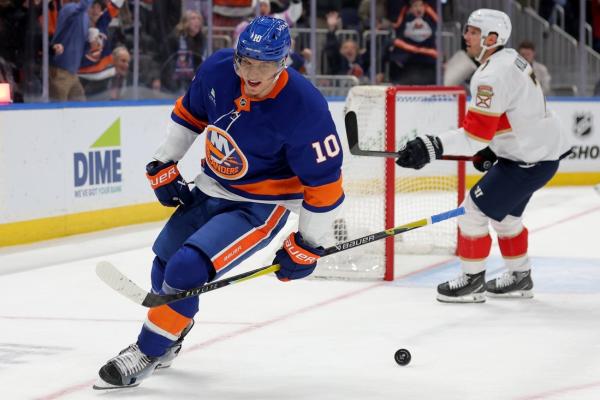 Islanders, Penguins in playoff mode with second place on line