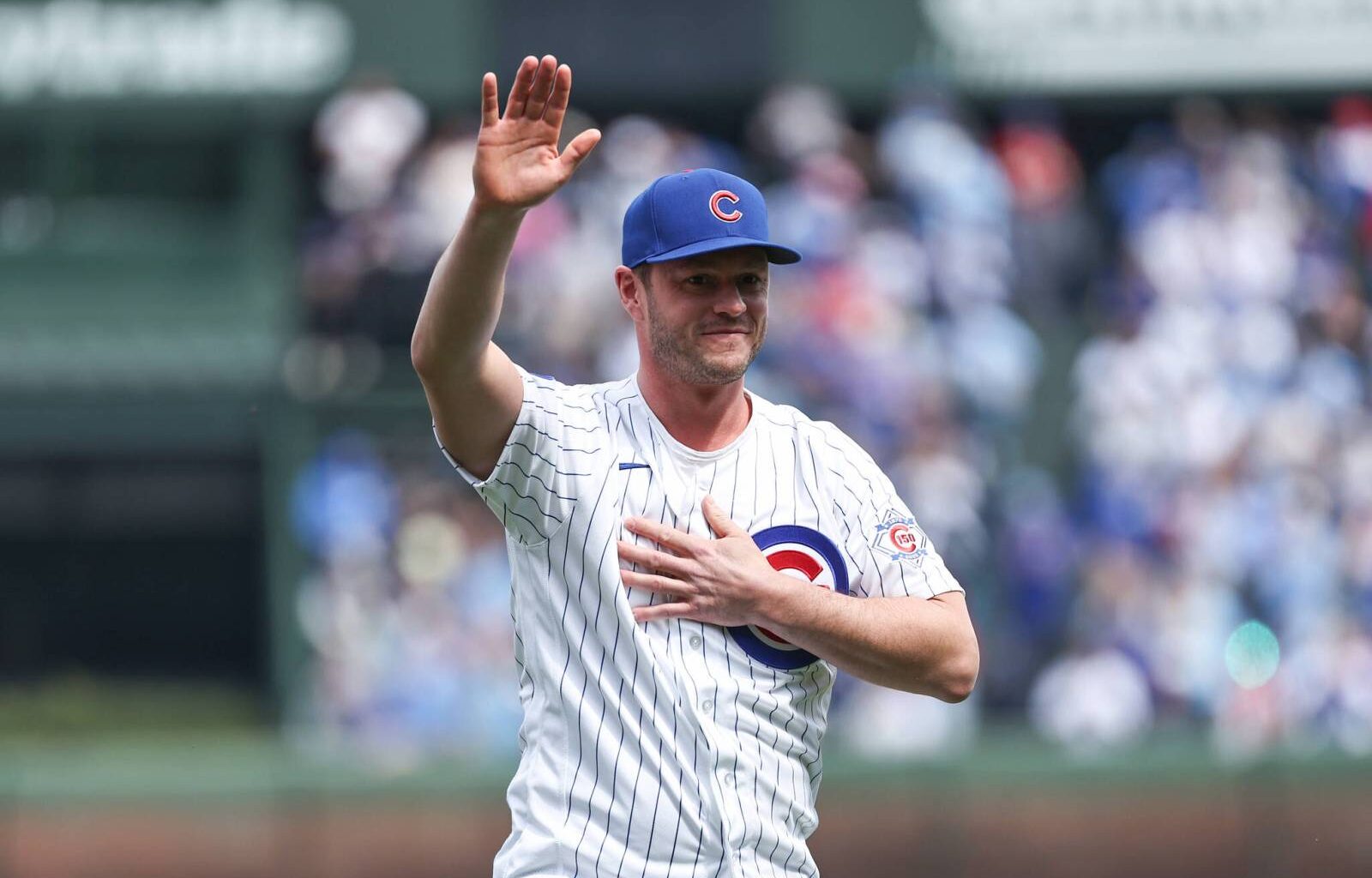 Toews throws opening pitch at Wrigley – Winnipeg Free Press