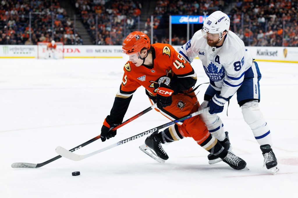 Ducks fall to Maple Leafs on John Tavares’ late overtime goal – Pasadena Star News