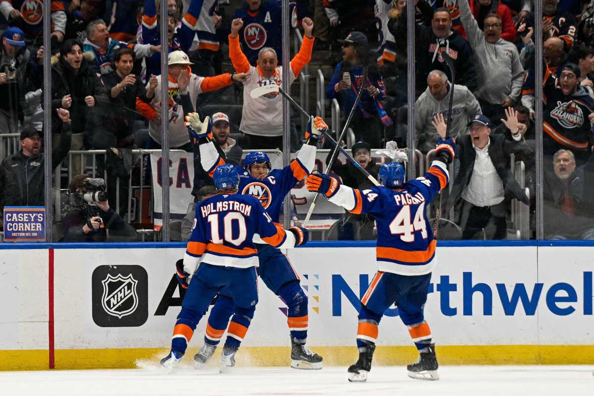 Islanders’ Anders Lee shows he has a lot more to give with vital goals in playoff push