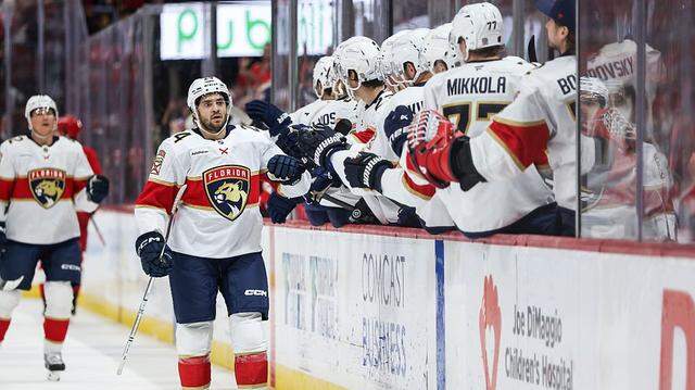 SUNRISE, FLORIDA - MARCH 10: Vinnie Hinostroza #24 of the Florida Panthers celebrates his first goal with the team against the Detroit Red Wings during the first period at Amerant Bank Arena on March 10, 2026 in Sunrise, Florida. (Photo by Tomas Diniz Santos/Getty Images)