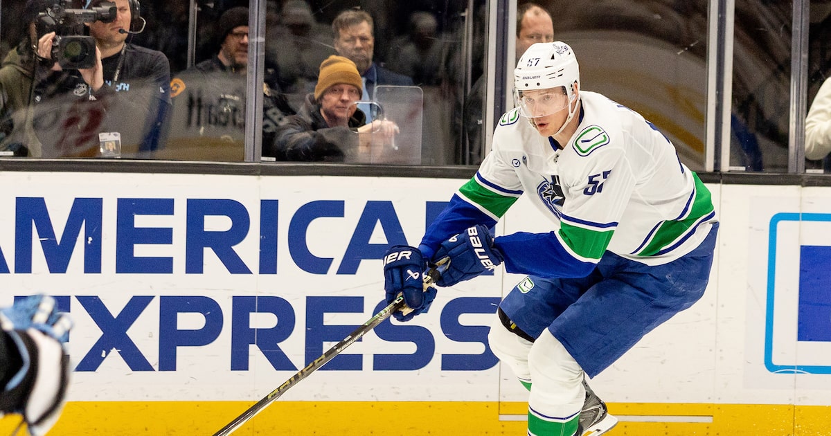 Dallas Stars acquire defenseman Tyler Myers from Vancouver Canucks