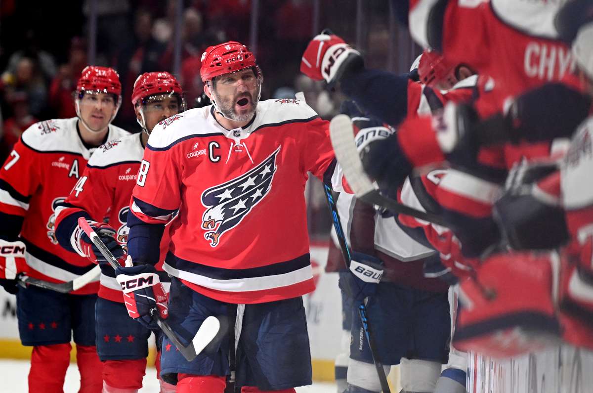 NHL roundup: Ovechkin scores 1,000th combined goal, Predators extend win streak to four