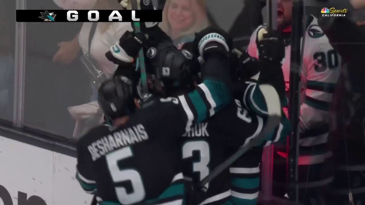 Adam Gaudette scores Sharks' game-winning goal in third period against Blues