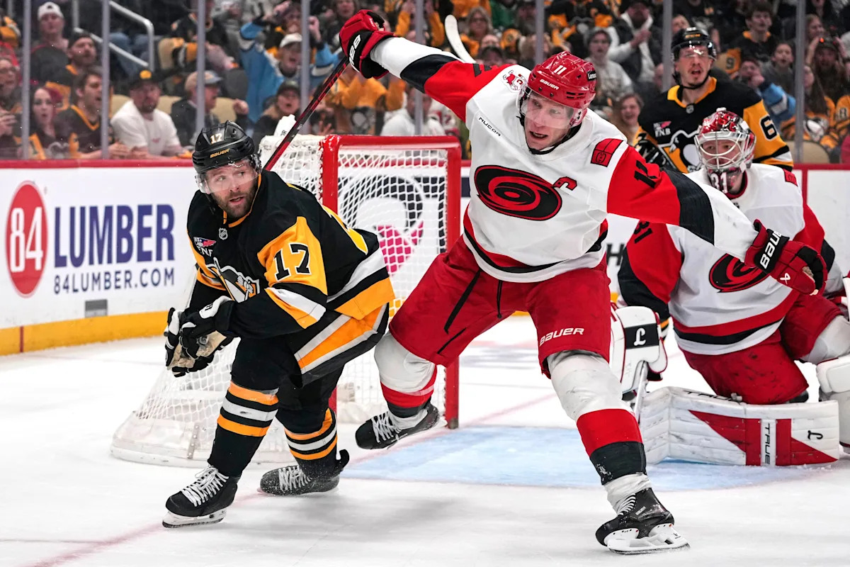 Hurricanes score 3 time on the power play in a 5-1 win over the Penguins
