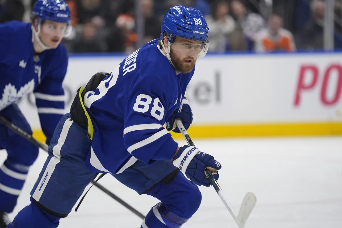 Toronto Maple Leafs forward William Nylander (88) breaks on a face off against the Philadelphia Flyers during the second period at Scotiabank Arena