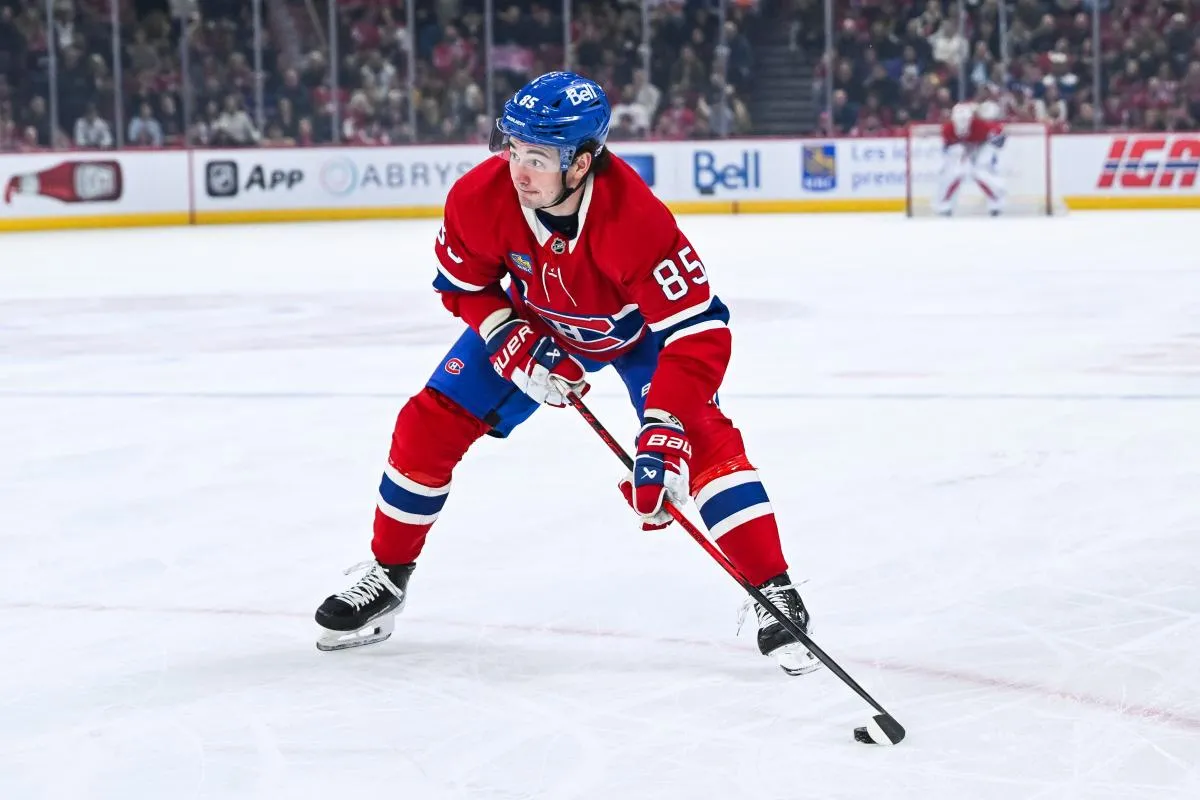 Montreal Canadiens left wing Alexandre Texier (85) plays the puck against the New York Islanders during the first period at Bell Centre.
