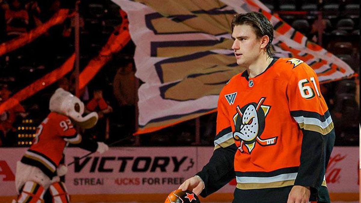 Ducks Extend Winning Streak as McTavish Seals Shootout Victory Over Flames