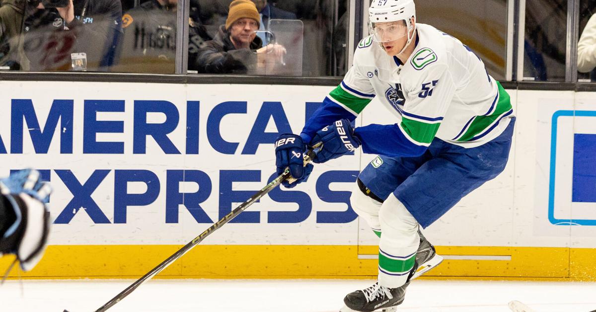 Mammoth acquire Weegar from the Flames, Oilers make another trade with the Blackhawks | Sports