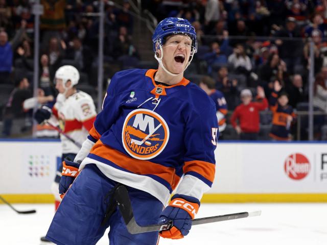 Islanders rally from a multigoal deficit to beat the Panthers 5-2 :: WRALSportsFan.com