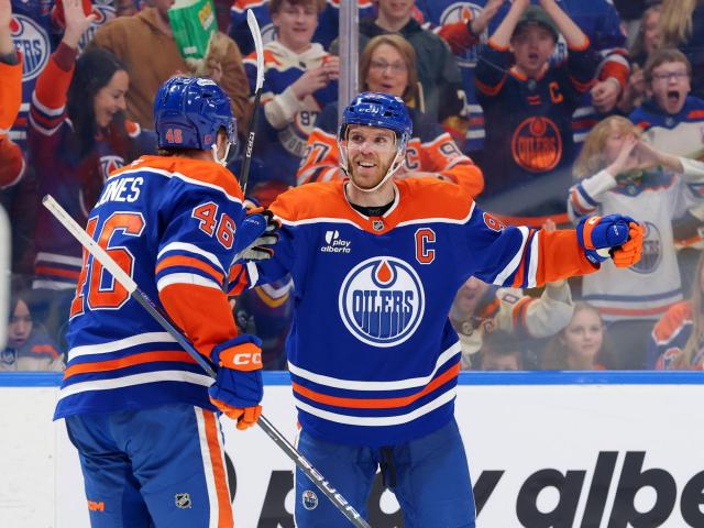 McDavid moves back into scoring lead with 3 points as Oilers beat Ducks 4-2 :: WRALSportsFan.com