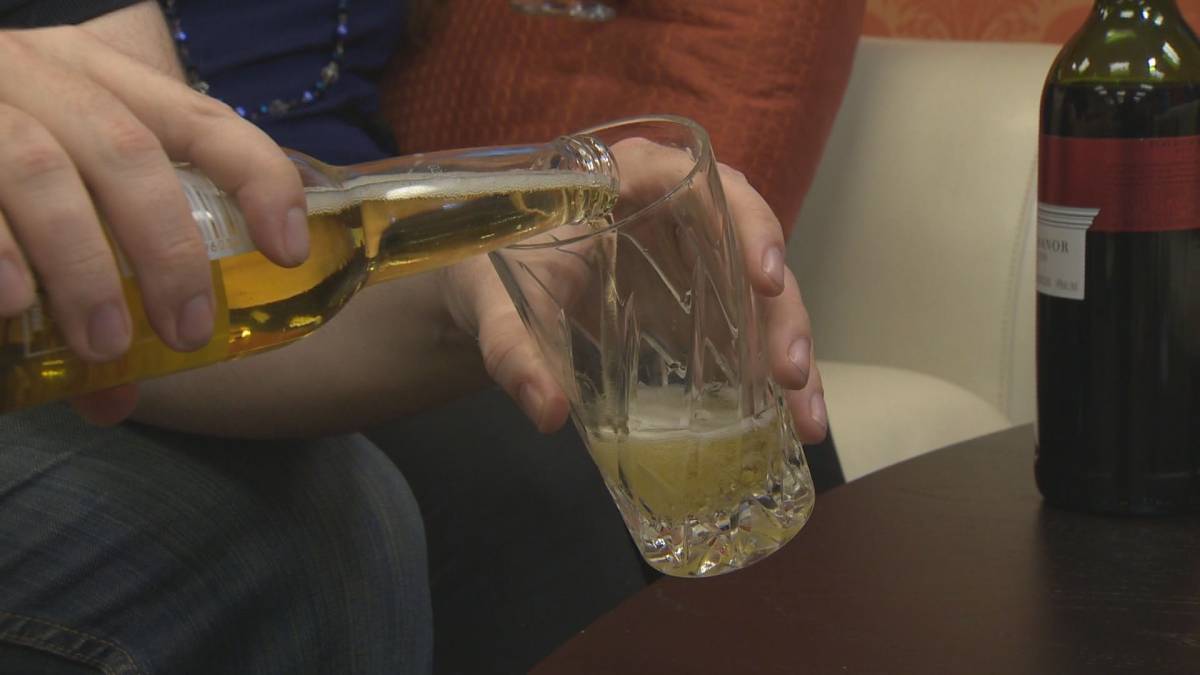 Click to play video: 'B.C. report outlines how to reduce cancer cases through alcohol policy'