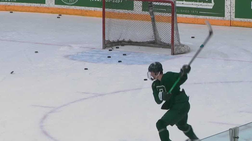 Dartmouth College men's hockey chasing history