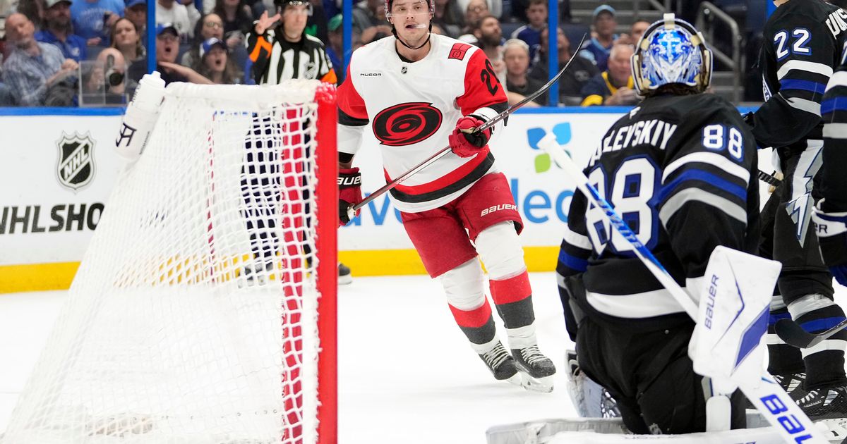 Aho, Svechnikov lead Hurricanes over Lightning to hand coach Rod Brind’Amour a win in his 600th game :: WRAL.com